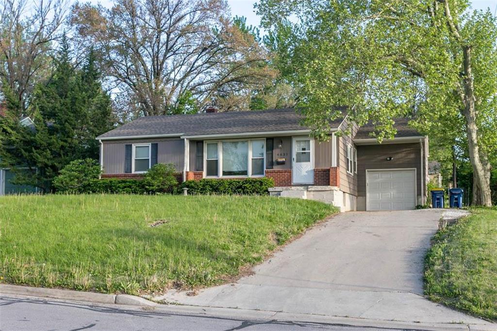 Photo 1 of 35 — 4631 W 59th Street, Fairway, KS 66205