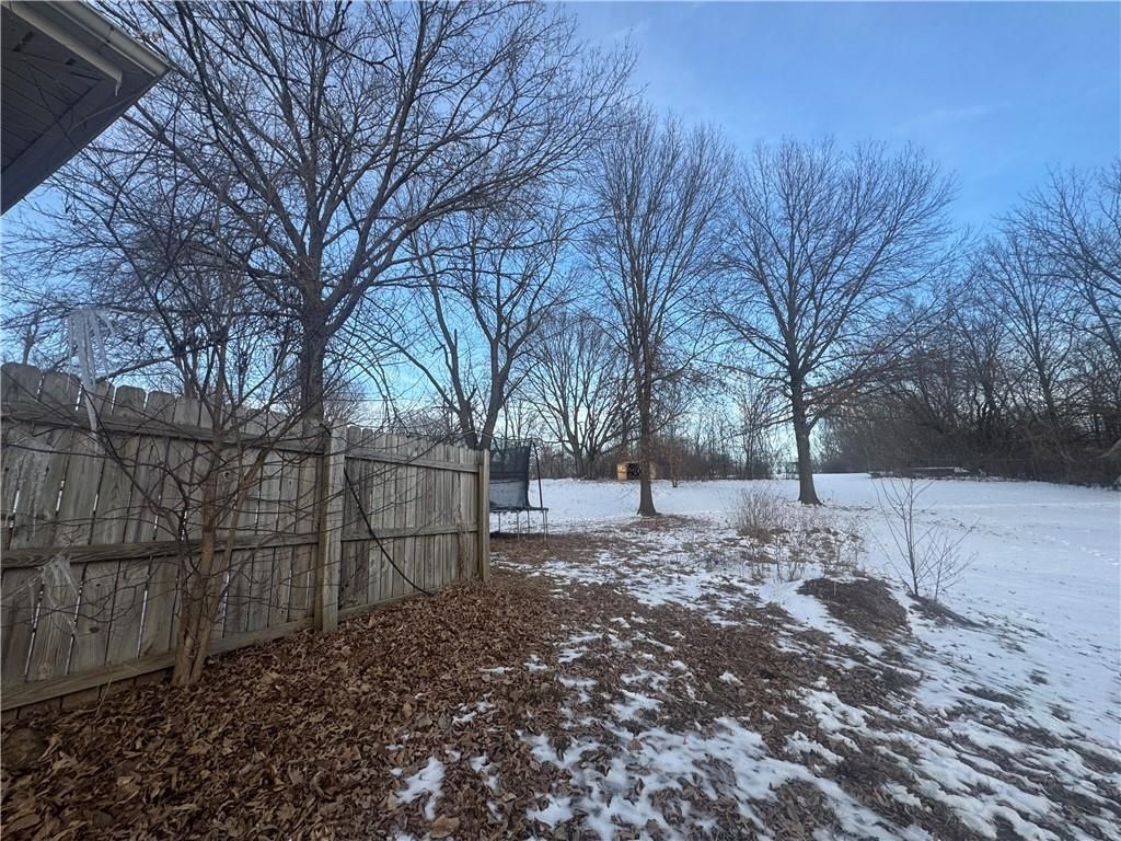 Photo of 907 S Jones Road, Independence, MO 64056 (MLS # 2598875)
