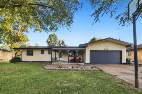 Photo of 805 Ann Avenue, Harrisonville, MO 64701 (MLS # 2643745)