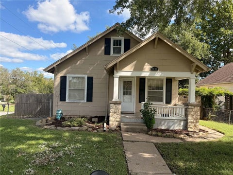 Photo of 1012 N 8th Street, Leavenworth, KS 66048 (MLS # 2643897)