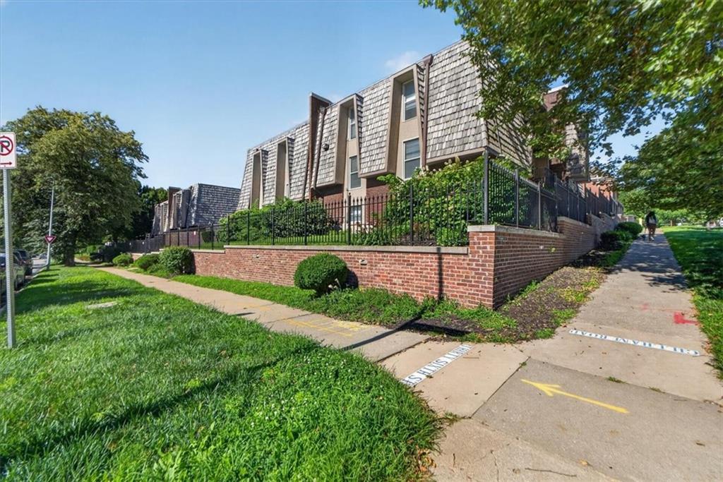 3608 Gillham Road 26