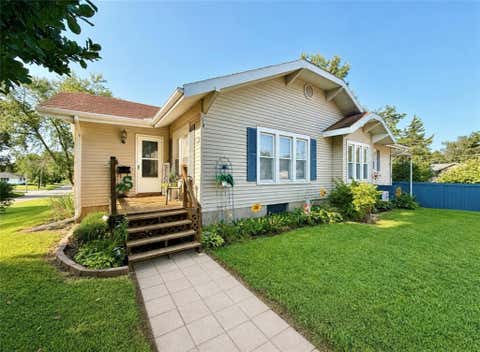 Photo of 604 S MULBERRY Street, Maryville, MO 64468 (MLS # 2638065)