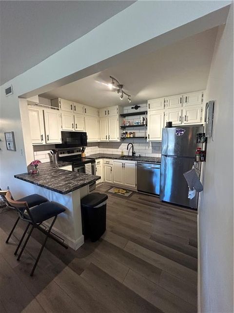 8133 Holmes Road 101 Kansas City MO 64131