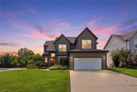 Photo of 15462 S Hillside Street, Olathe, KS 66062 (MLS # 2633966)