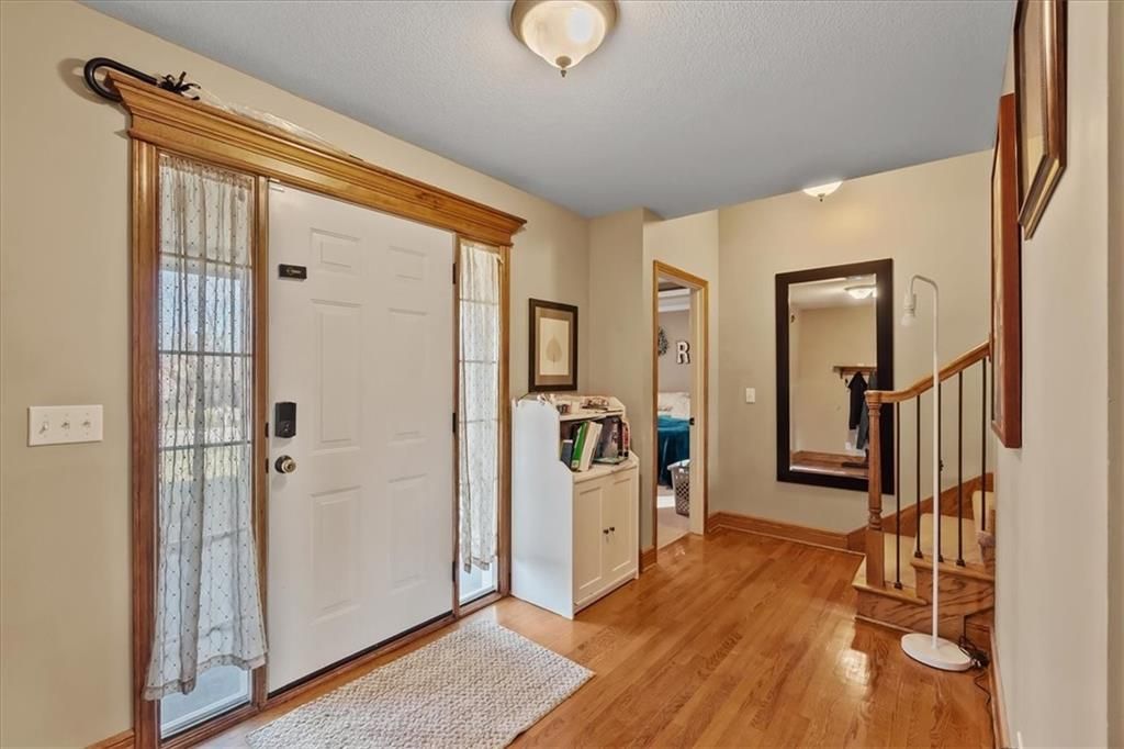 Photo of 1607 NW Pin Oak Court, Grain Valley, MO 64029 (MLS # 2592421)