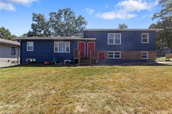 731 W 25TH ST, LAWRENCE, KS 66046 - Image b2df365a4146ddf05b63fdebe16d83cc/3538383136