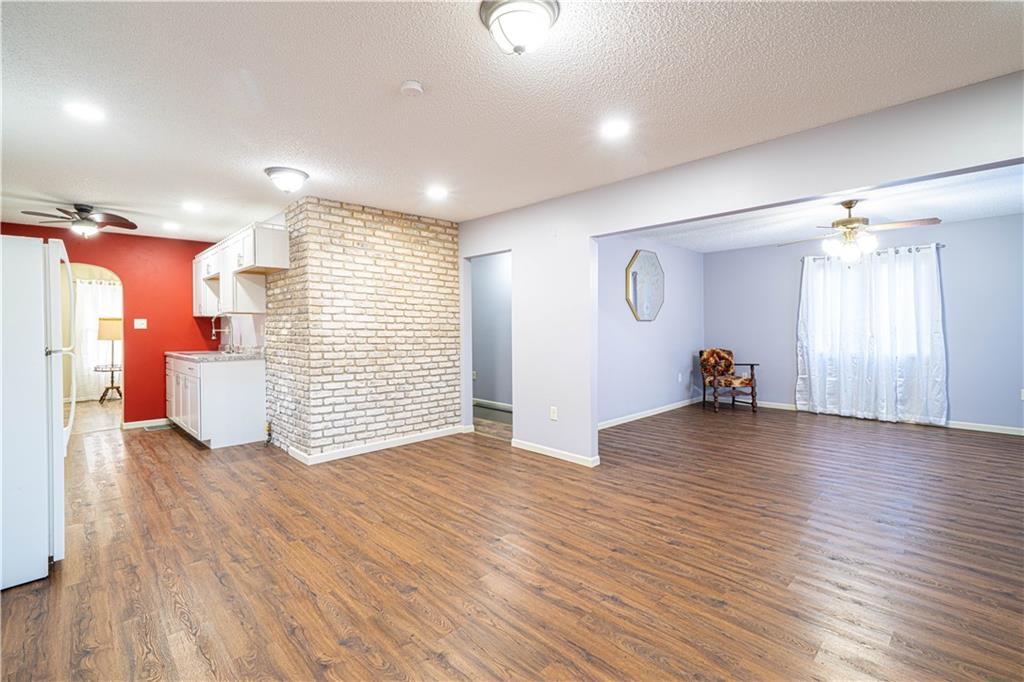 St Joseph, Missouri 64503, United States, 2 Bedrooms Bedrooms, ,1 BathroomBathrooms,Residential,Pending,254450