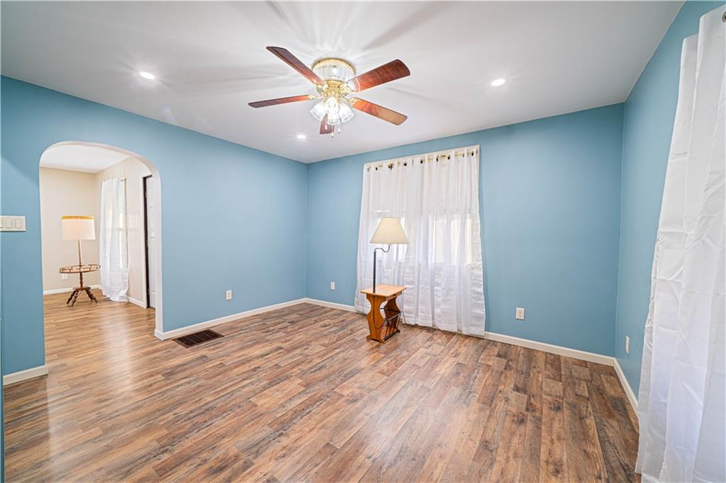 St Joseph, Missouri 64503, United States, 2 Bedrooms Bedrooms, ,1 BathroomBathrooms,Residential,Pending,254450