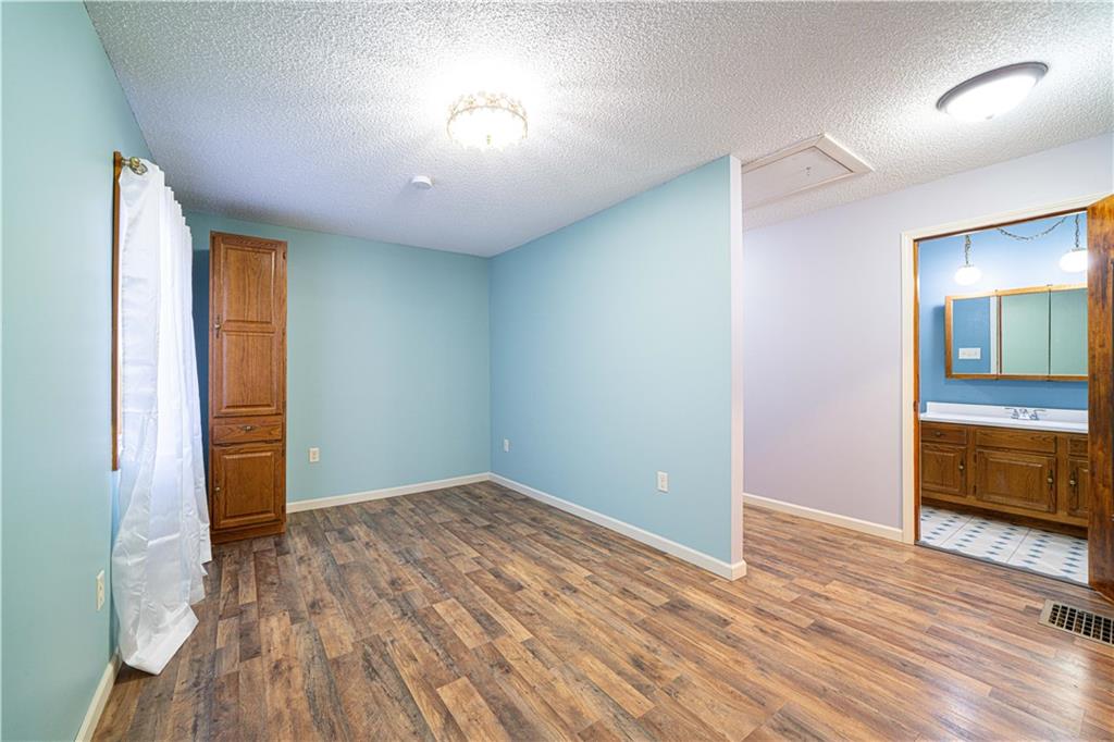 St Joseph, Missouri 64503, United States, 2 Bedrooms Bedrooms, ,1 BathroomBathrooms,Residential,Pending,254450