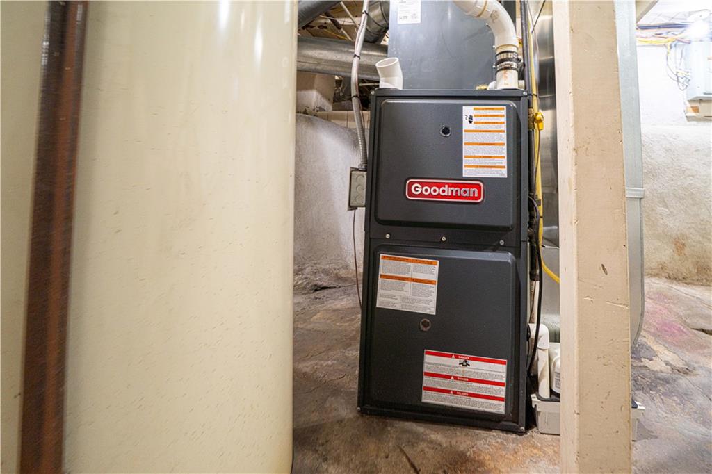 St Joseph, Missouri 64503, United States, 2 Bedrooms Bedrooms, ,1 BathroomBathrooms,Residential,Pending,254450