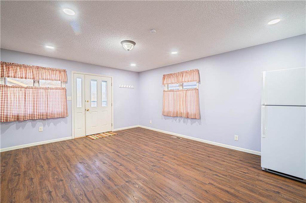 St Joseph, Missouri 64503, United States, 2 Bedrooms Bedrooms, ,1 BathroomBathrooms,Residential,Pending,254450