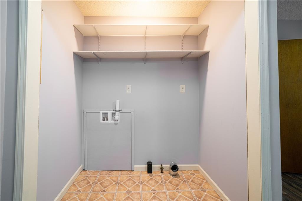 St Joseph, Missouri 64503, United States, 2 Bedrooms Bedrooms, ,1 BathroomBathrooms,Residential,Pending,254450