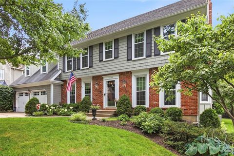 Photo of 12104 Ballentine Street, Overland Park, KS 66213 (MLS # 2632809)