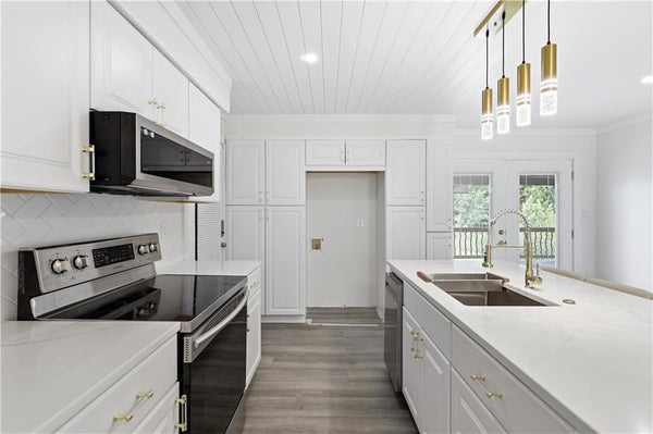 8848 LANE AVE, KANSAS CITY, MO 64138 - Image b2ff002bbb735dca178928dc98d725ff/4179503661