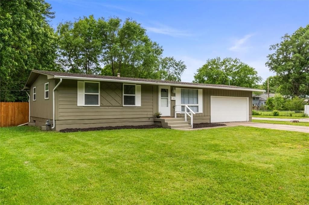 Photo of 8501 E 93RD Street, Kansas City, MO 64138 (MLS # 2618241)