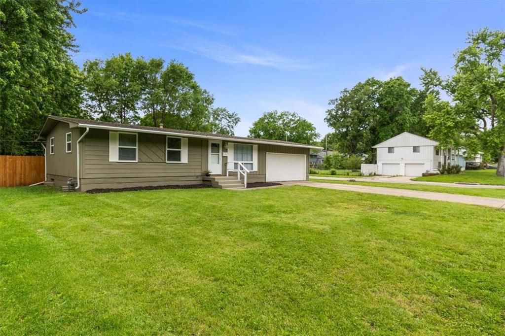 Photo of 8501 E 93RD Street, Kansas City, MO 64138 (MLS # 2618241)