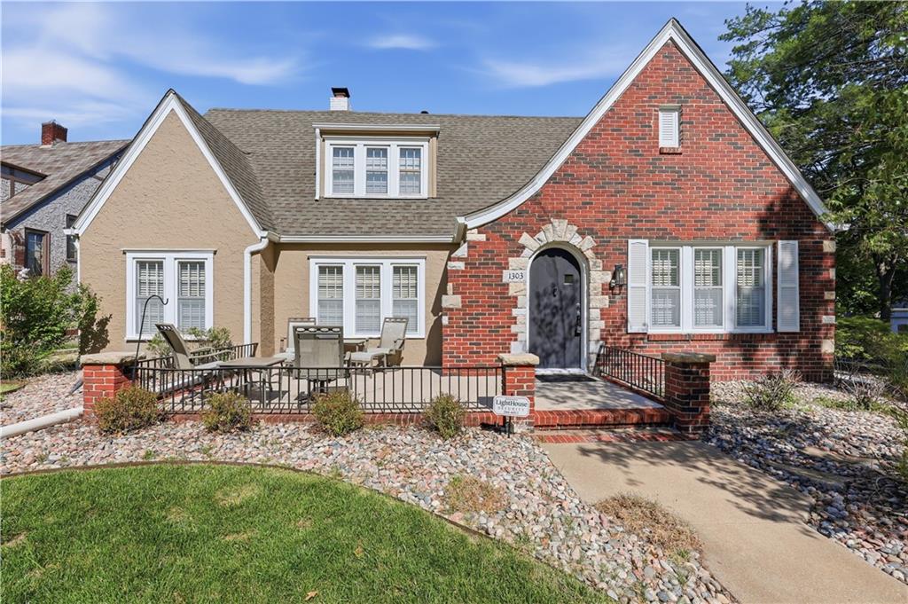 1303 Pembroke Lane