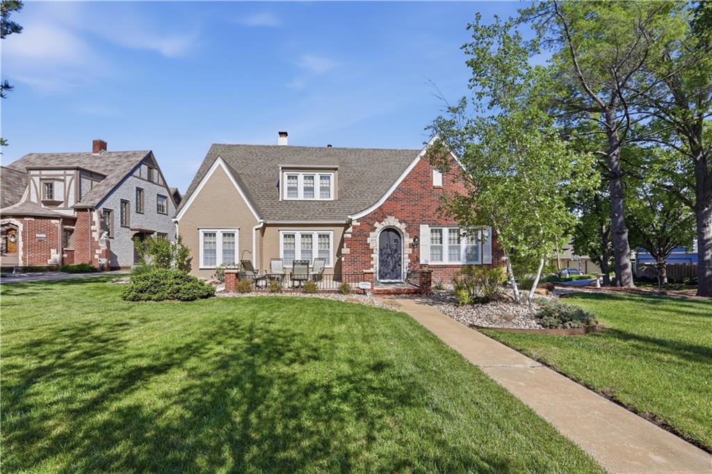 1303 Pembroke Lane