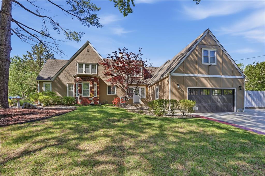 1303 Pembroke Lane