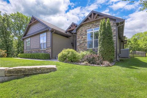 417 Southshore Drive Lake Winnebago MO 64034