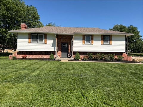 Photo of 3609 N 154th Terrace, Basehor, KS 66007 (MLS # 2642368)