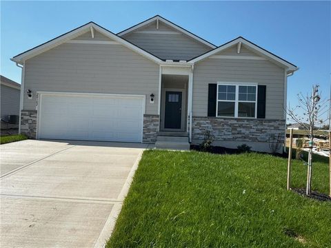 Photo of 20182 Cornice Street, Spring Hill, KS 66083 (MLS # 2578830)