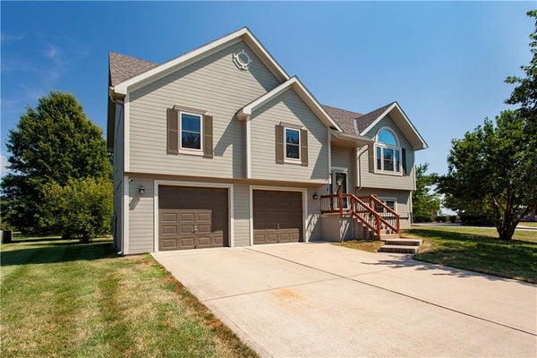 8530 NE 109TH TER, KANSAS CITY, MO 64157 - Image b34faf33c27e9f6ee71b9fc61f08d2bd/4131386758