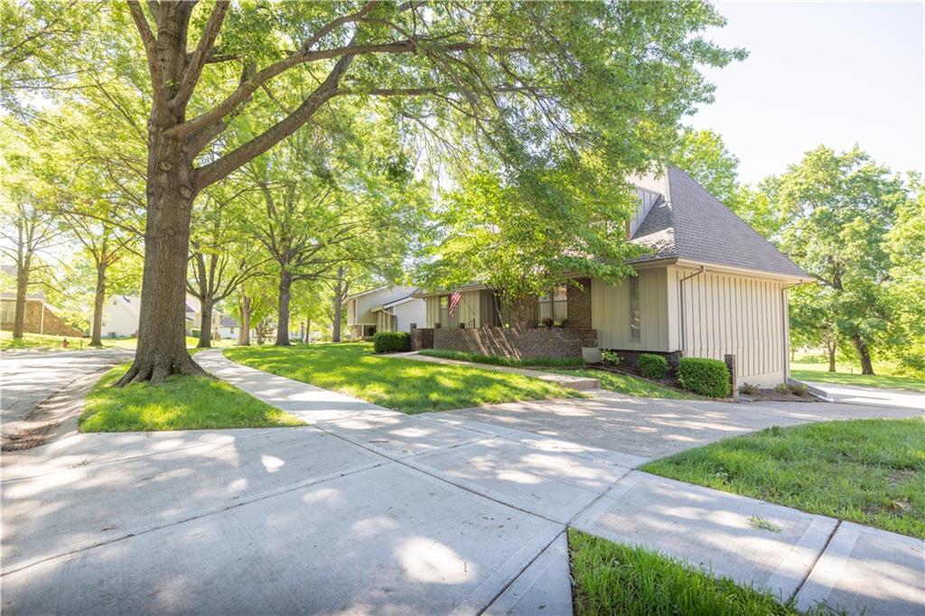 401 E 129th Terrace