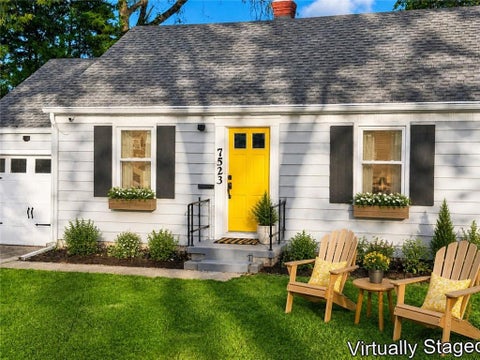 Photo of 7523 Marty Street, Overland Park, KS 66204 (MLS # 2648710)