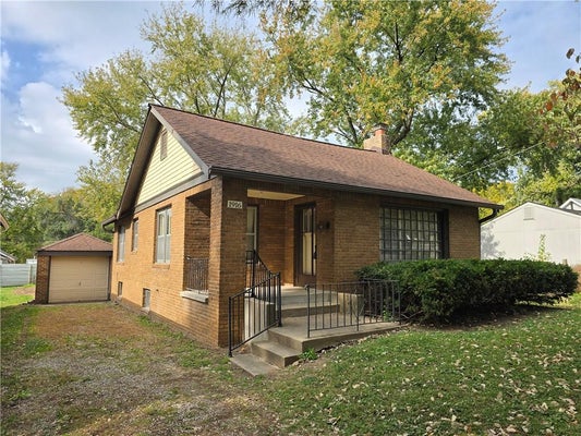 1916 S RALSTON AVE, INDEPENDENCE, MO 64052 - Image b39e2816c8dc8ae6b1b65d7d0f3ce106/1114308702