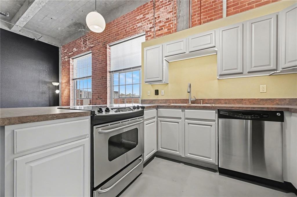 2029 Wyandotte Street 410