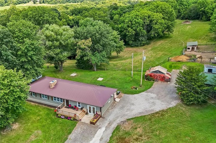 Photo 1 of 48 — 11026 Shach Creek Road, Excelsior Springs, MO 64024