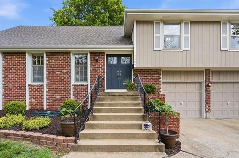 Photo of 9309 Horton Street, Overland Park, KS 66207 (MLS # 2626860)