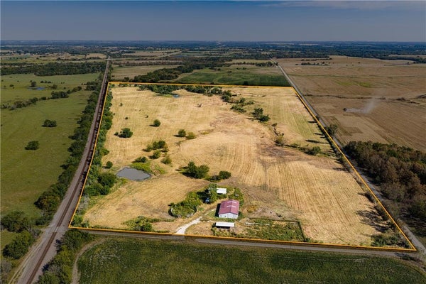 2243 TOMAHAWK RD, FORT SCOTT, KS 66701 - Image b3d9e5dd4db2f310d32a313a0d6b191e/375517055