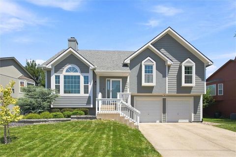 Photo of 1038 N Logan Street, Olathe, KS 66061 (MLS # 2633417)
