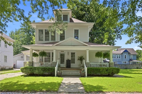 Photo of 206 S Catalpa Street, Pittsburg, KS 66762 (MLS # 2623654)