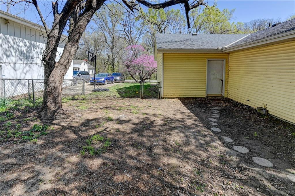 Weston, Missouri, United States, 3 Bedrooms Bedrooms, ,1 BathroomBathrooms,Residential,Active,107962