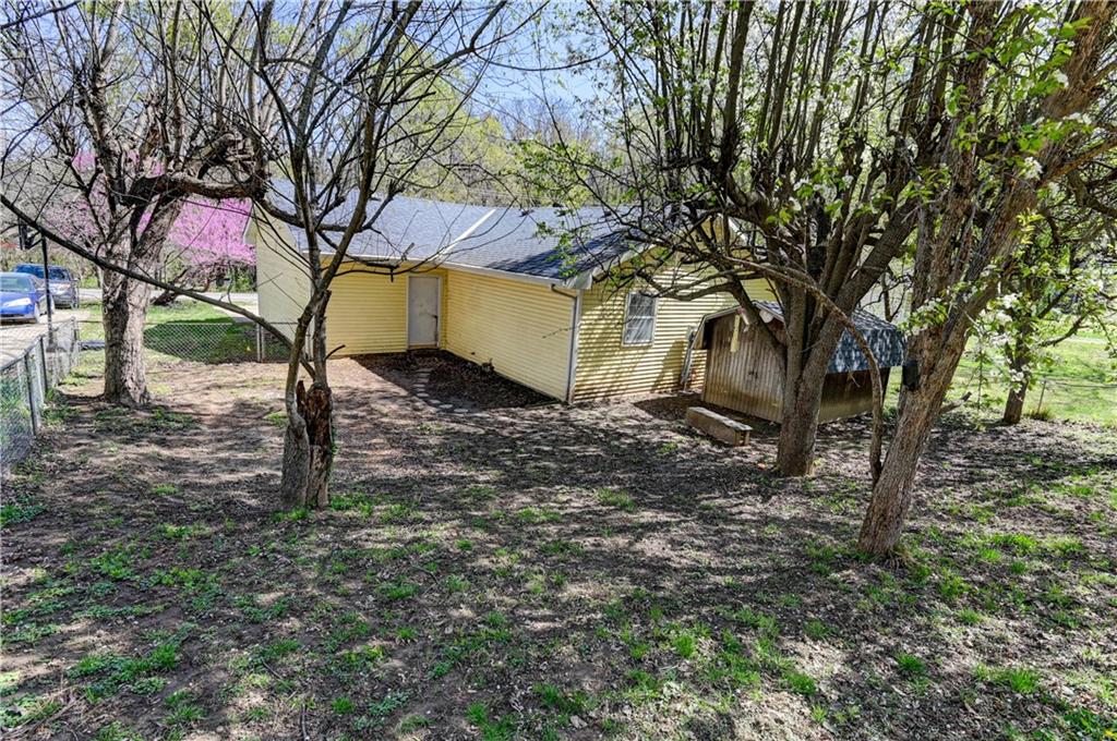 Weston, Missouri, United States, 3 Bedrooms Bedrooms, ,1 BathroomBathrooms,Residential,Active,107962