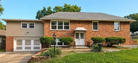 Photo of 3900 S Hands Street, Independence, MO 64055 (MLS # 2628342)