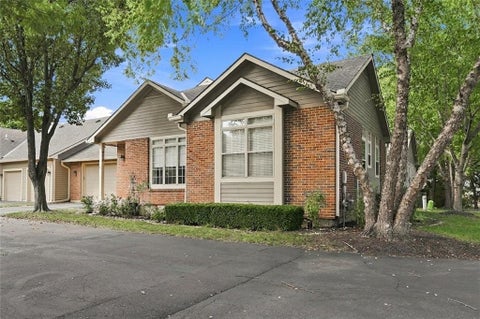 Photo of 18665 W 158TH Terrace #400, Olathe, KS 66062 (MLS # 2639146)