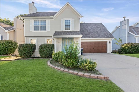 Photo of 7416 N Mckinley Avenue, Kansas City, MO 64158 (MLS # 2646242)