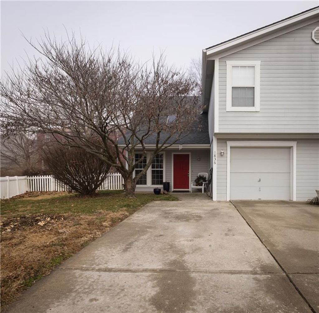 Photo of 1836 Chickadee Drive, Liberty, MO 64068 (MLS # 2592721)