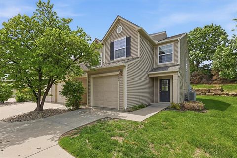 Photo of 5538 N Fairmount Avenue, Kansas City, MO 64118 (MLS # 2617039)