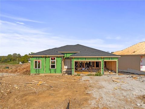 Photo of 25080 W 141st Terrace, Olathe, KS 66061 (MLS # 2570081)