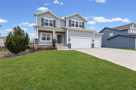 Photo of 18910 Ocheltree Street, Spring Hill, KS 66083 (MLS # 2611833)