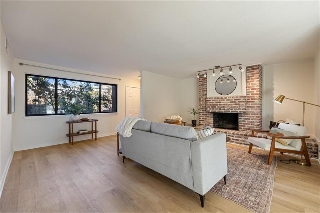 4057 Walnut Street 6