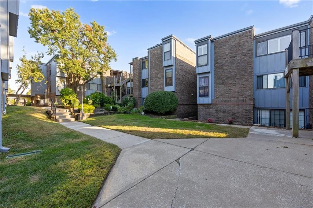 4057 Walnut Street 6