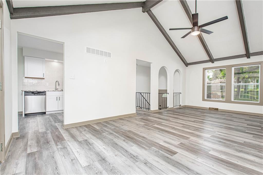 804 NW North Summit Circle