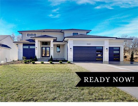 Photo of 15317 W 162nd Street, Olathe, KS 66062 (MLS # 2595715)