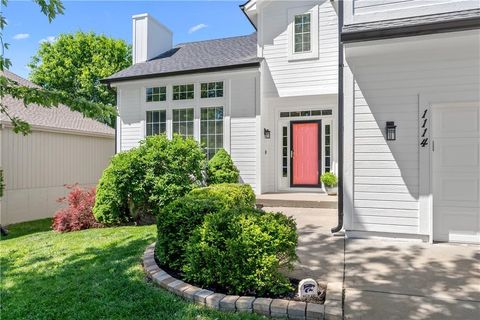 Tiny photo for 1114 Crimson Lane, Liberty, MO 64068 (MLS # 2619573)
